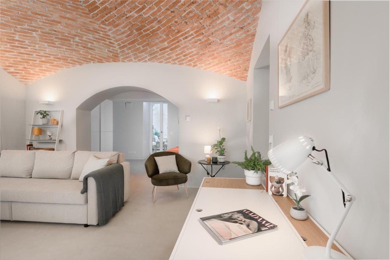 Appartement Exklusiv: Historisches Mit Deckengewoelbe